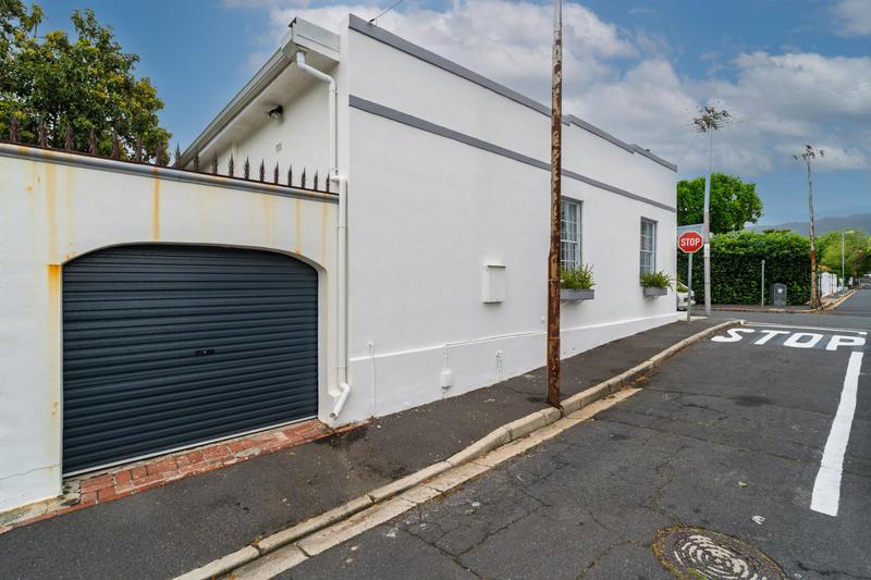 3 Bedroom Property for Sale in Harfield Village Western Cape